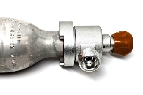 SodaStream Quick-Connect Geavanceerde Adapter met Cilinder - Zijkant