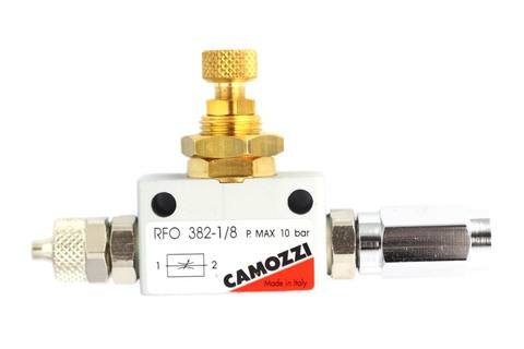 Foto van Camozzi Precision Flow Controller met compressie en verlenging