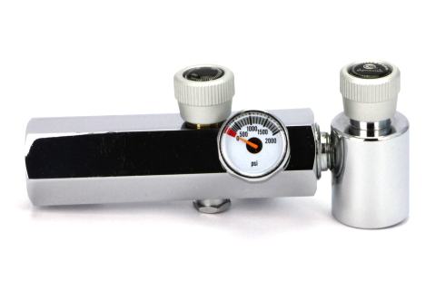 De CGA 320 Navuladapter